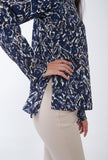 6008- Blusa Scollo a Barca Fantasia Wild Blu